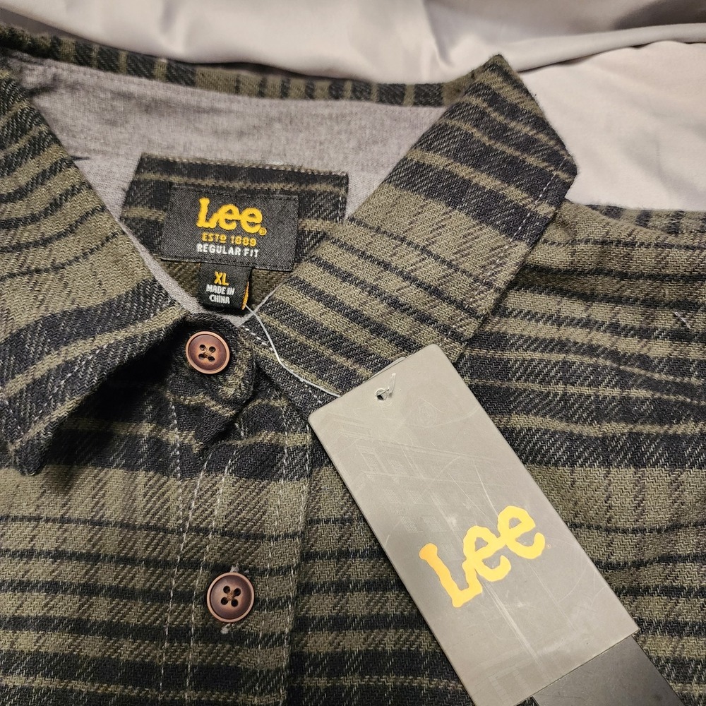 Lee Flannel Shirt Men's LS‎ Size XL Plaid Button Down Country Boy NWT